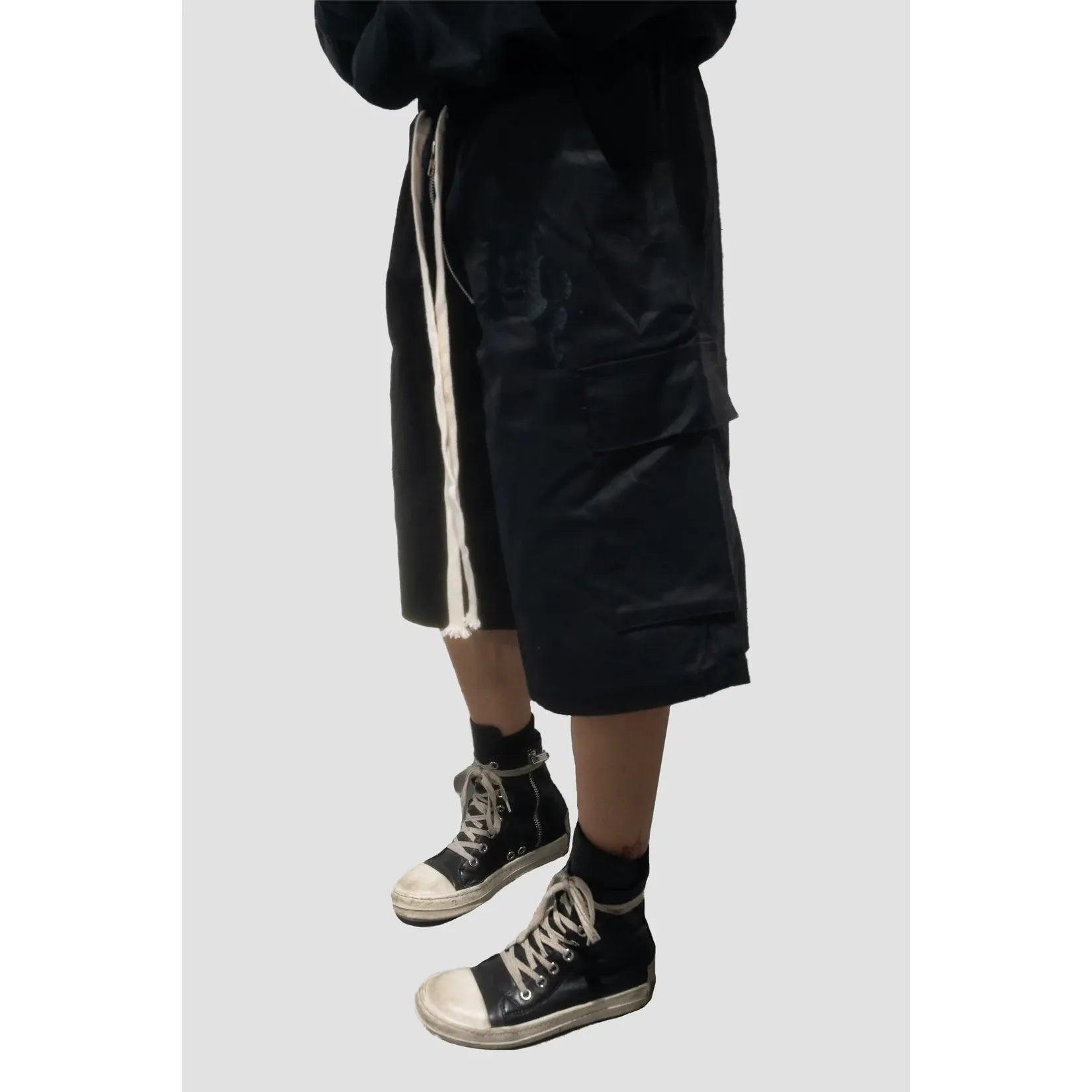 Merlin Cargo Shorts Black